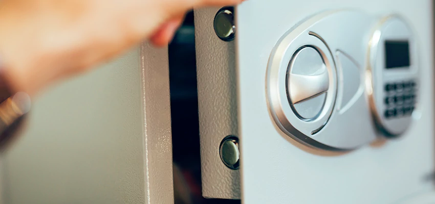 Fingerprint Safe Openers in Firebaugh, CA